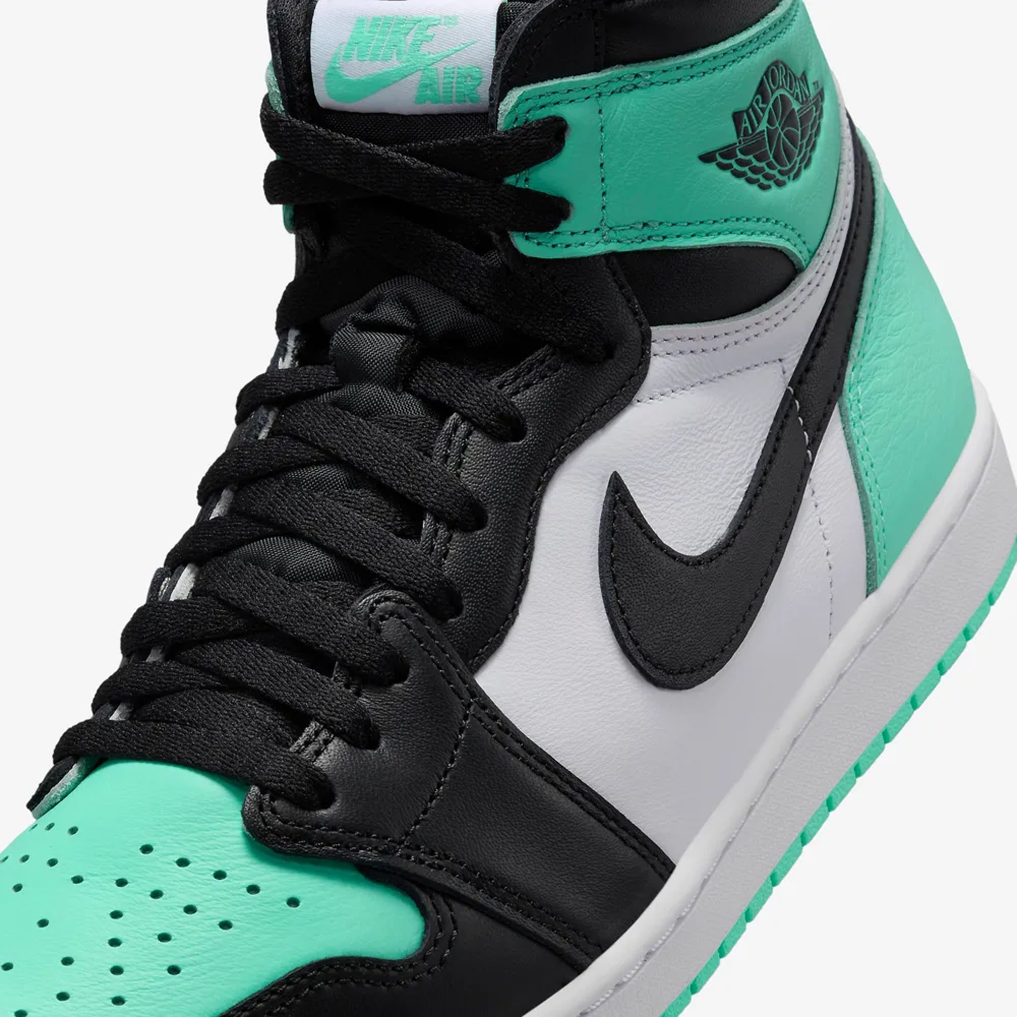 AIR JORDAN 1 RETRO HIGH OG 'WHITE/BLACK-GREEN GLOW'