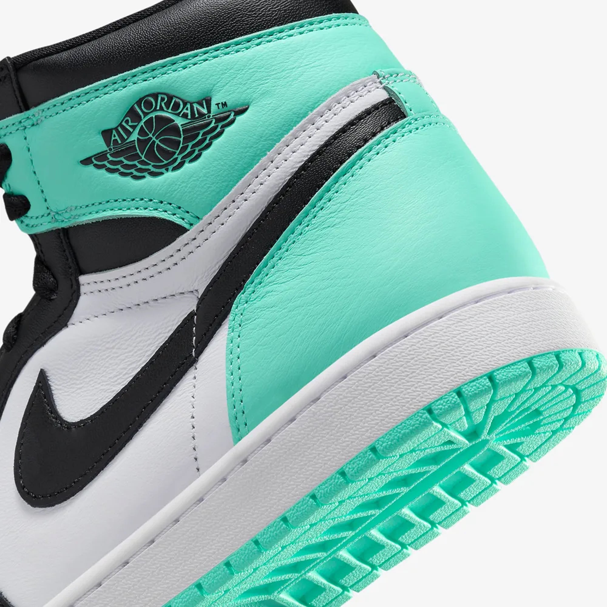 AIR JORDAN 1 RETRO HIGH OG 'WHITE/BLACK-GREEN GLOW'