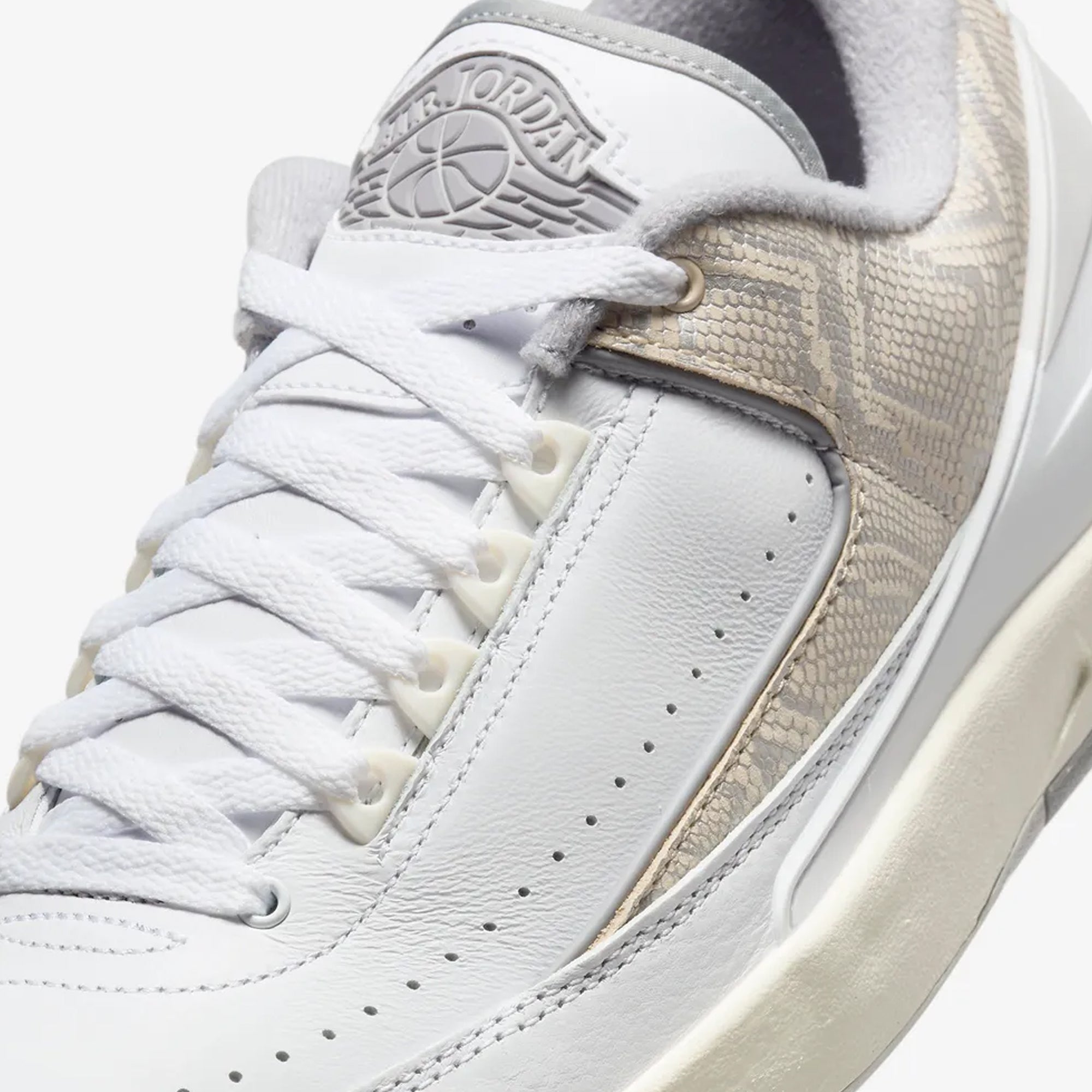 AIR JORDAN 2 RETRO LOW 'WHITE/CEMENT GREY-SANDDRIFT-NEUTRAL GREY'