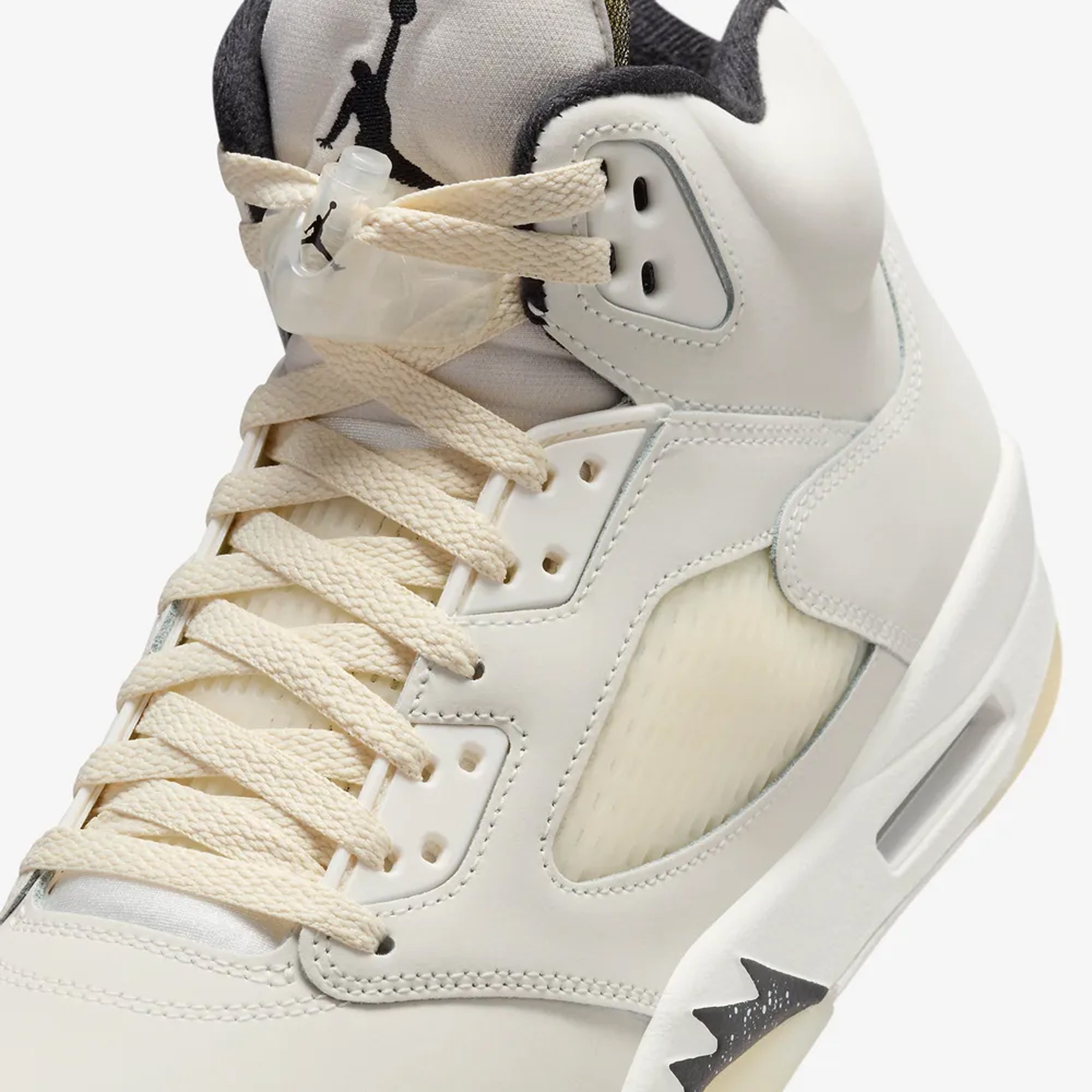 AIR JORDAN 5 RETRO SE 'SAIL/BLACK-LT OREWOOD BRN-COCONUT MILK'