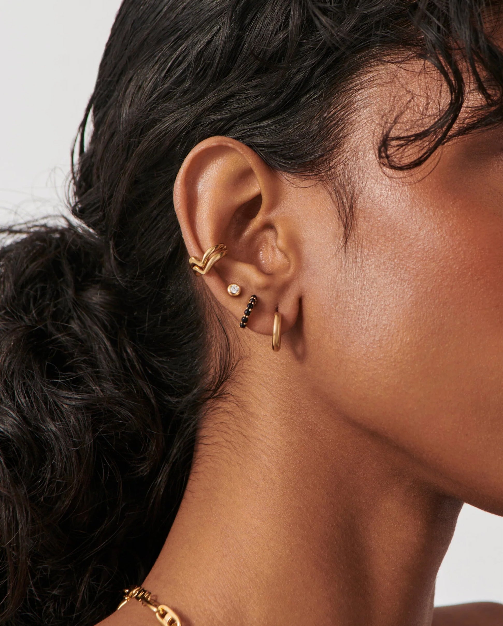 ARTICULATED BEADED STONE CONVERTIBLE HOOP EARRINGS / GOLD