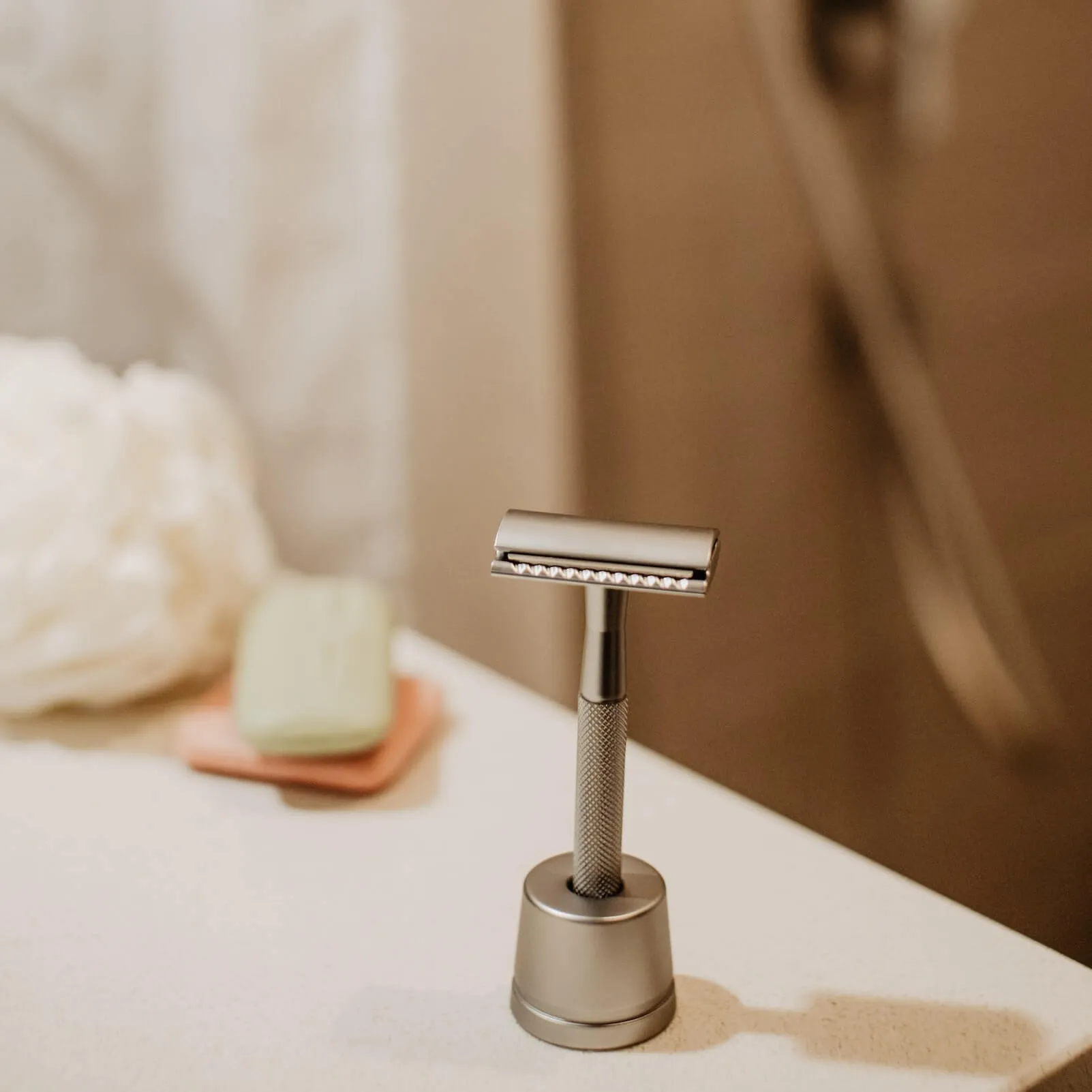 Metal Safety Razor + Stand